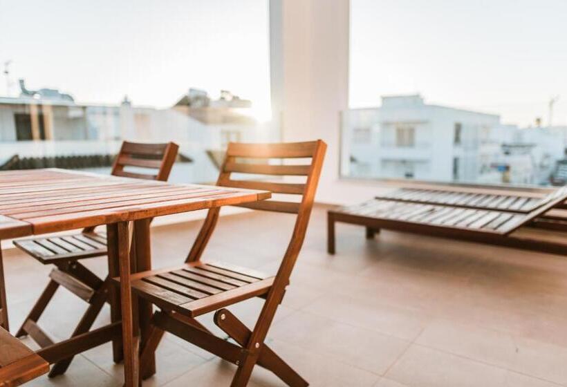 스탠다드 스튜디오 (테라스구비), Apartamentos Zhr