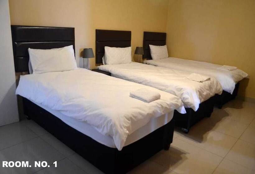 اتاق استاندارد سه نفره, St@y 1 Bnb