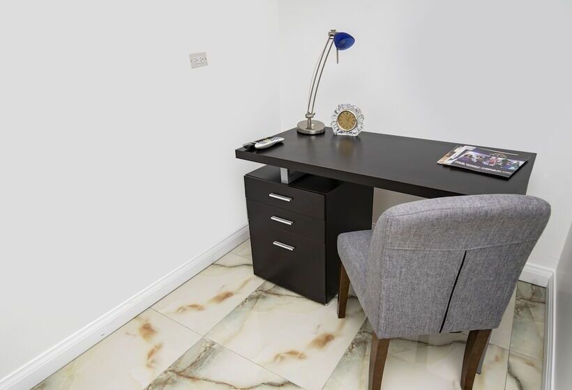 اتاق سوپریور با تخت بزرگ, Pulse Rooms At Trafalgar