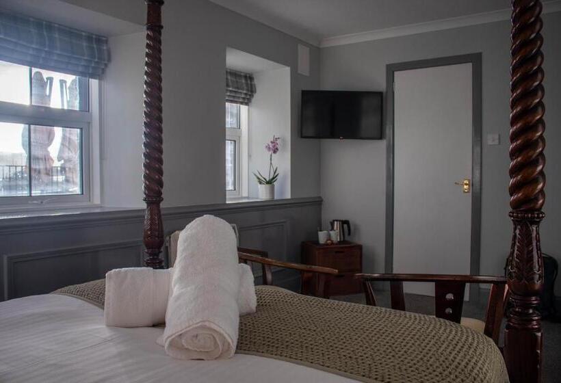 اتاق اساندارد با چشم‌انداز جانبی به دریا, The Rosedale Hotel & Restaurant