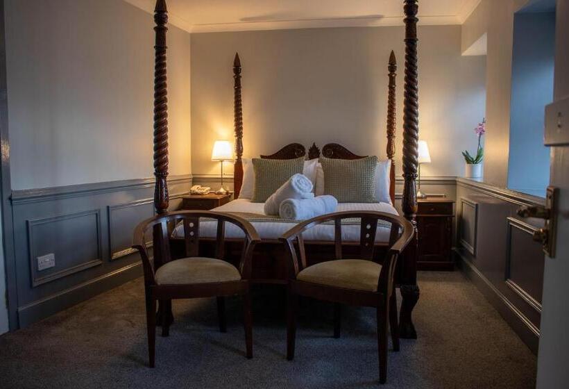 اتاق اساندارد با چشم‌انداز جانبی به دریا, The Rosedale Hotel & Restaurant