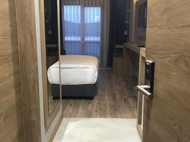标准间带湖景, Nehi̇r Hotel Keşan