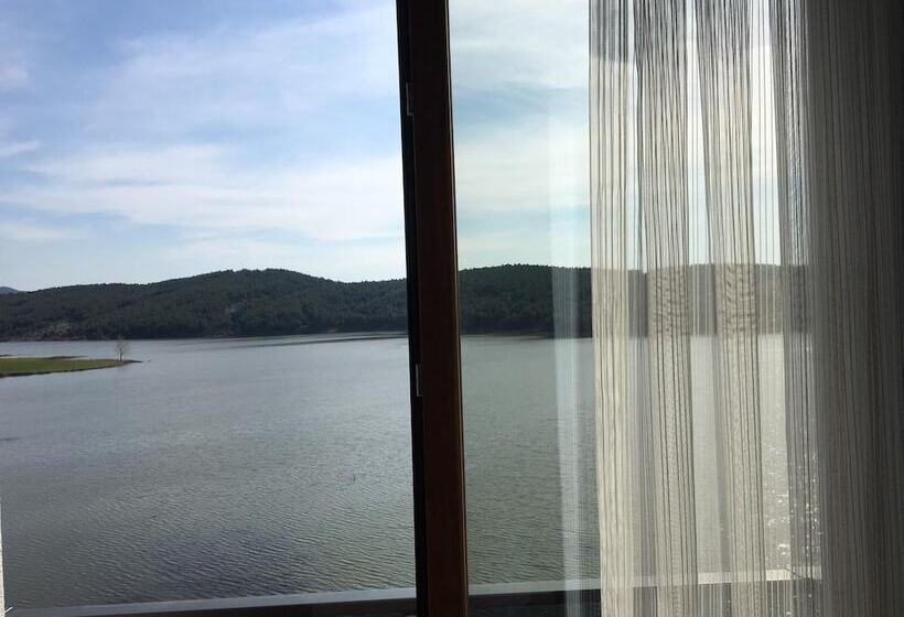 标准三人间, Nehi̇r Hotel Keşan