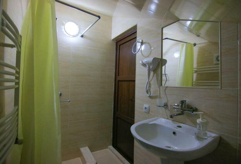 اتاق استاندارد سه نفره, Olymp