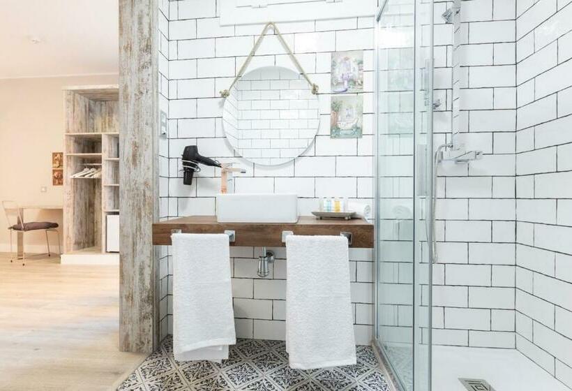 اتاق لوکس با بالکن, Urban Sabadell