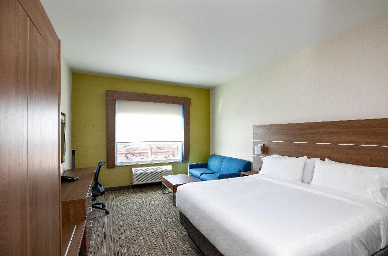 اتاق استاندارد با تخت بزرگ, Holiday Inn Express Lethbridge Southeast