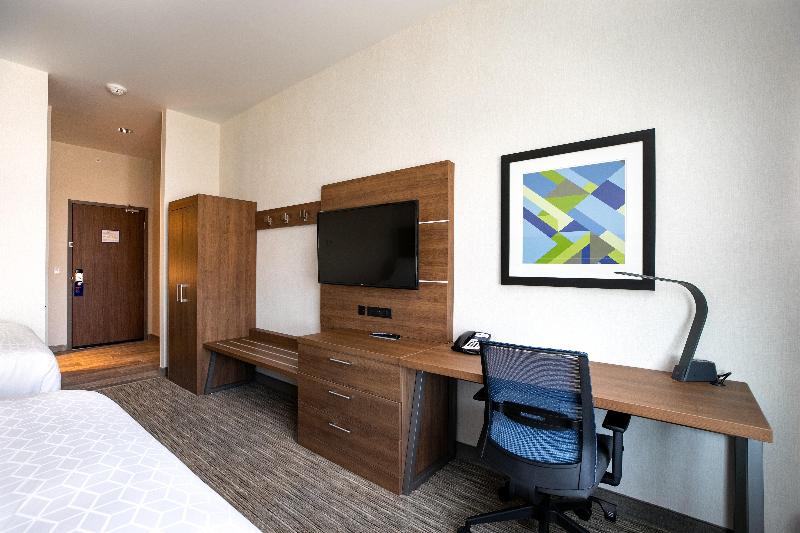 اتاق استاندارد با تخت دو نفره بزرگ, Holiday Inn Express Lethbridge Southeast
