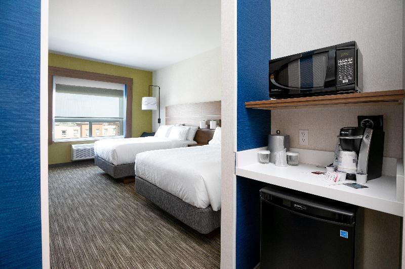 اتاق استاندارد با تخت دو نفره بزرگ, Holiday Inn Express Lethbridge Southeast
