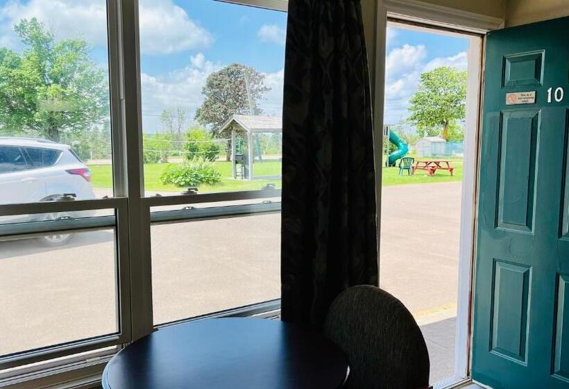 اتاق لوکس با تخت بزرگ, Anne Shirley Motel & Cottages