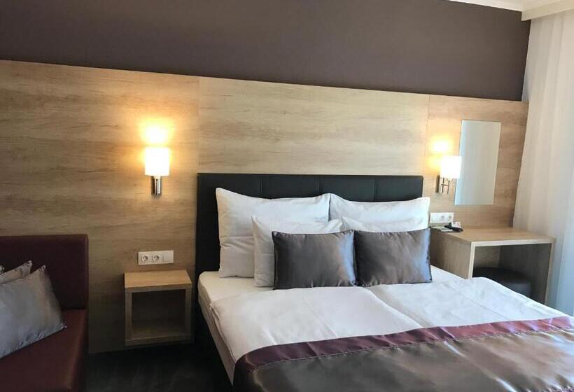 اتاق لوکس سه تخته, Villa Aruba & Private Spa Suites
