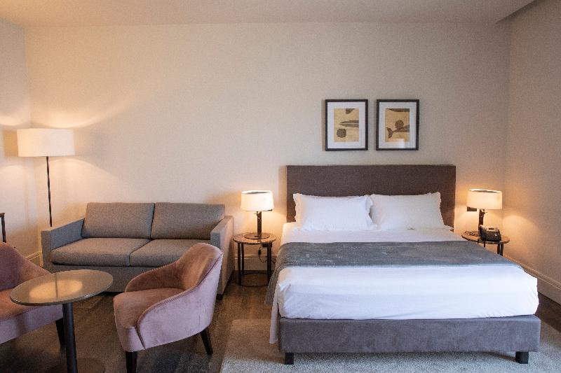 سوئیت با تخت بزرگ, Holiday Inn Resort Qionghai Guantang