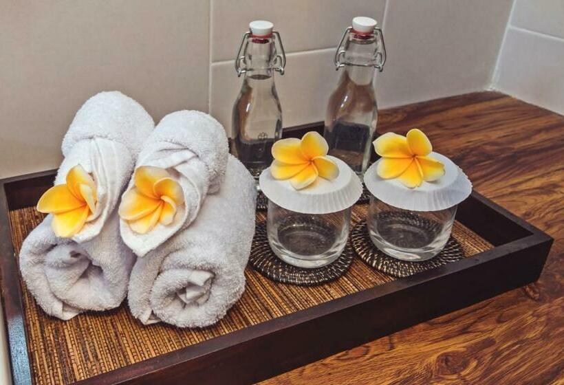 سوییت با چشم‌انداز استخر, Kubu Gwk Resort