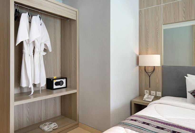 سوئیت با بالکن, Kubu Gwk Resort
