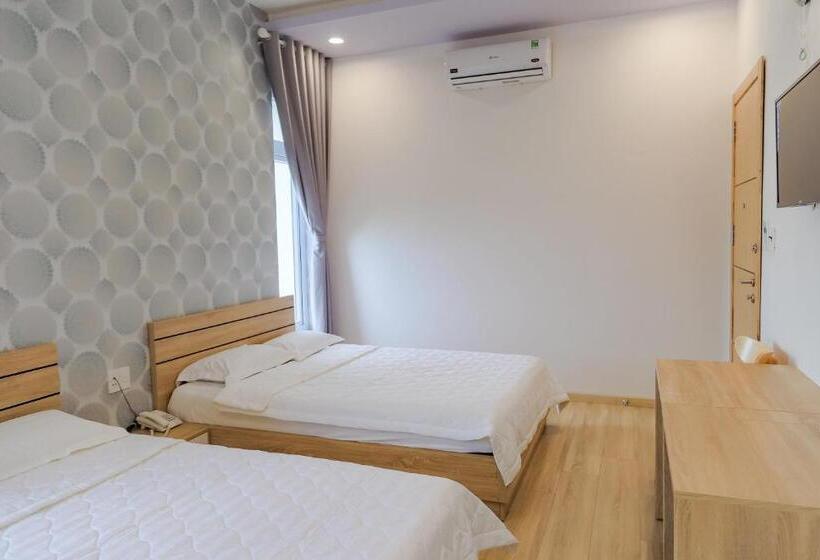 اتاق لوکس, Nam Anh
