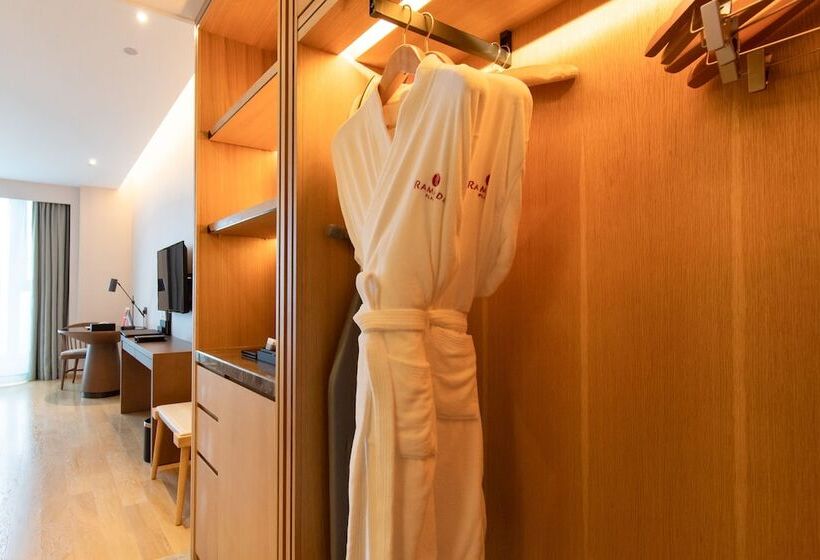 اتاق استاندارد, Ramada Plaza Wyndham Wenzhou Cangnan
