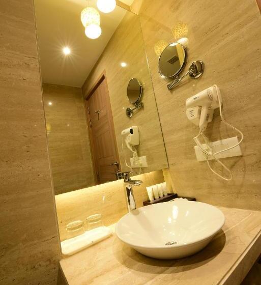 اتاق لوکس با تخت بزرگ, Surestay Plus By Best Western Amritsar