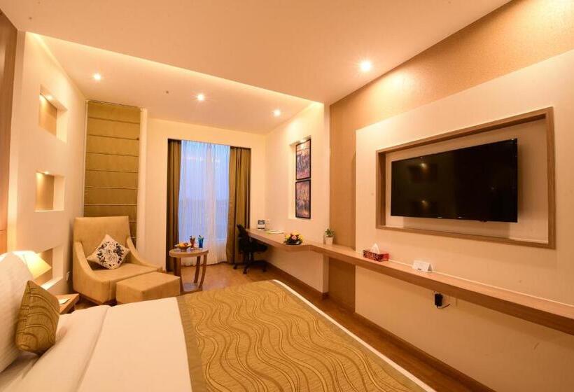 اتاق لوکس با تخت بزرگ, Surestay Plus By Best Western Amritsar