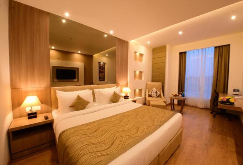 اتاق لوکس با تخت بزرگ, Surestay Plus By Best Western Amritsar