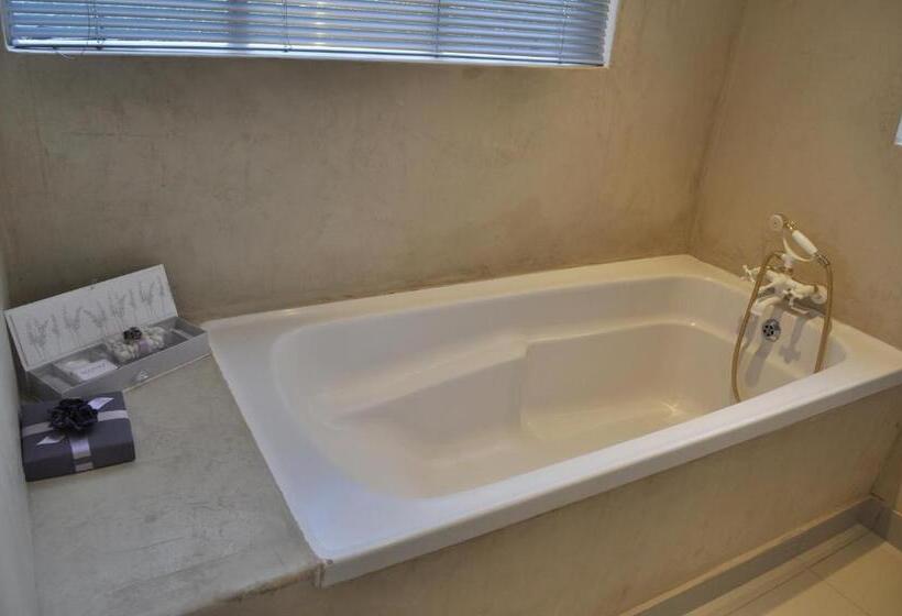 اتاق لوکس, House And Heart Guest House