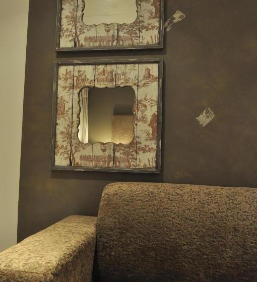 اتاق سوپریور با چشم‌انداز استخر, House And Heart Guest House
