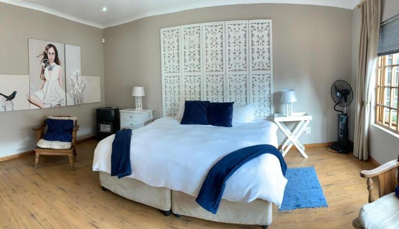 اتاق لوکس با چشم‌انداز باغ, House And Heart Guest House