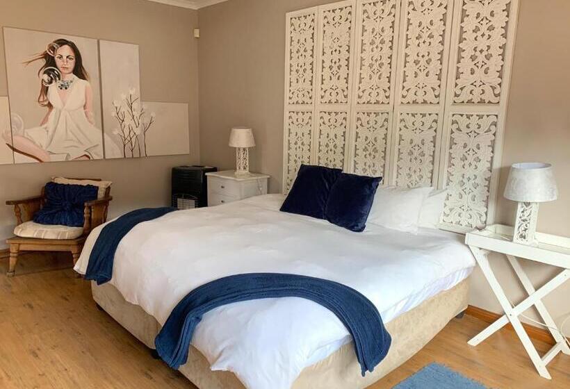 اتاق لوکس با چشم‌انداز باغ, House And Heart Guest House