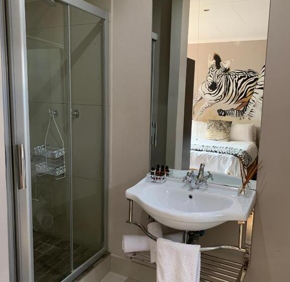 اتاق استاندارد با چشم‌انداز باغ, House And Heart Guest House