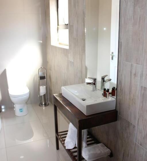 اتاق استاندارد با تخت بزرگ, House And Heart Guest House
