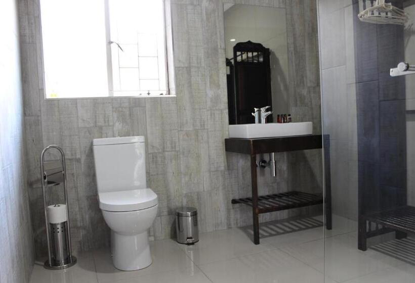 اتاق استاندارد با تخت بزرگ, House And Heart Guest House