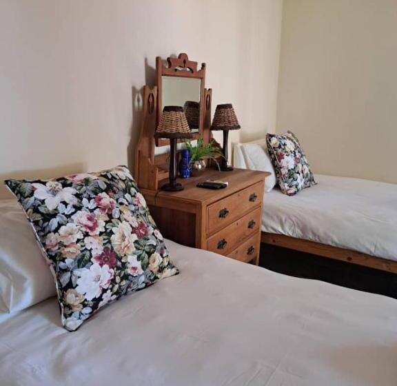 اتاق خانوادگی با سرویس بهداشتی مشترک, Koha Guesthouse