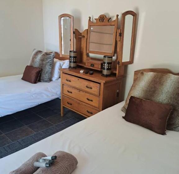 اتاق خانوادگی با سرویس بهداشتی مشترک, Koha Guesthouse