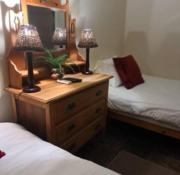 اتاق خانوادگی با سرویس بهداشتی مشترک, Koha Guesthouse