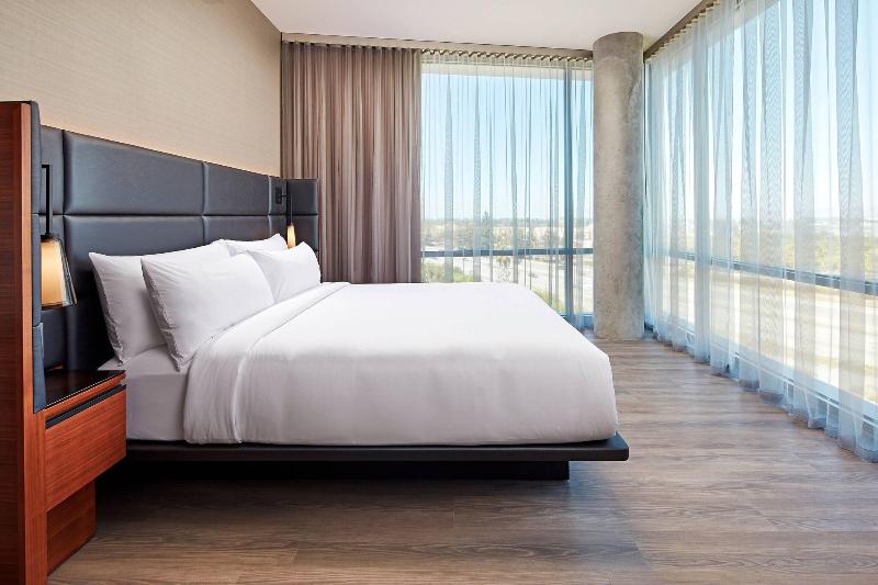 اتاق استاندارد با تخت بزرگ, Ac Hotel By Marriott San Jose Santa Clara