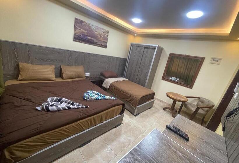 اتاق استاندارد سه نفره, Al Deyafa