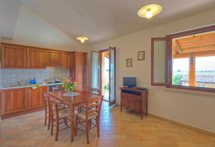 آپارتمان 2 خوابه, Casale Del Conero