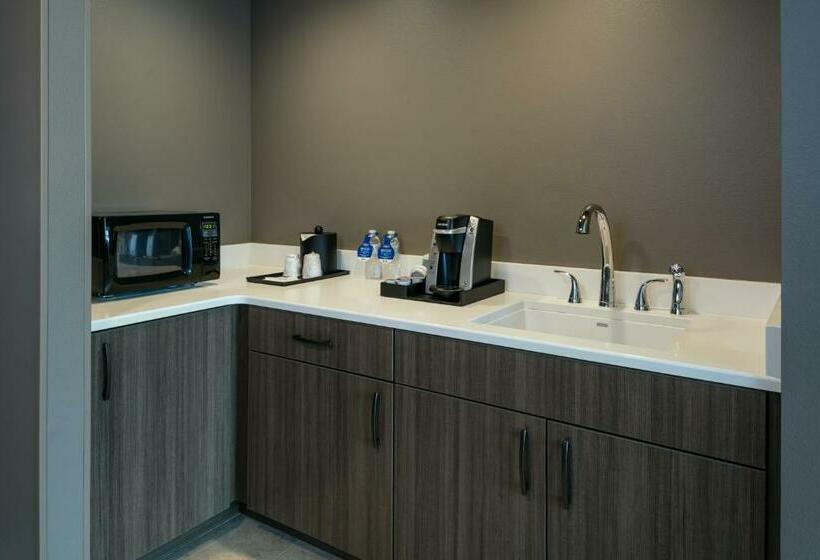 سوئیت با تخت بزرگ, Hilton Garden Inn Wenatchee
