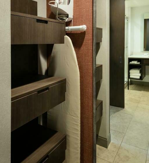 اتاق استاندارد با تخت بزرگ برای معلولان, Hilton Garden Inn Wenatchee