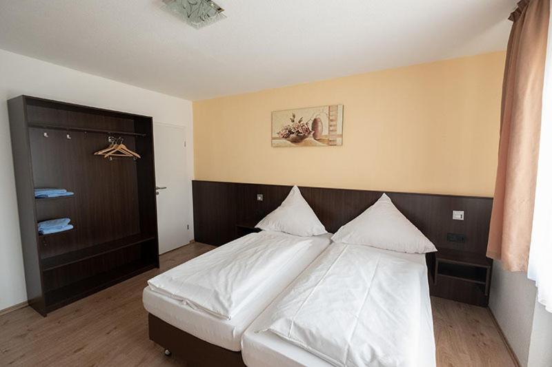 اتاق استاندارد با بالکن, Schnitzelhaus Und Pension Stadt Rosbach
