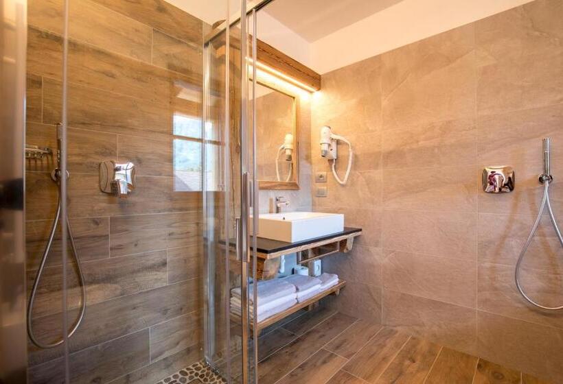 Standard Triple Room with Terrace, Agriturismo Malga Piè