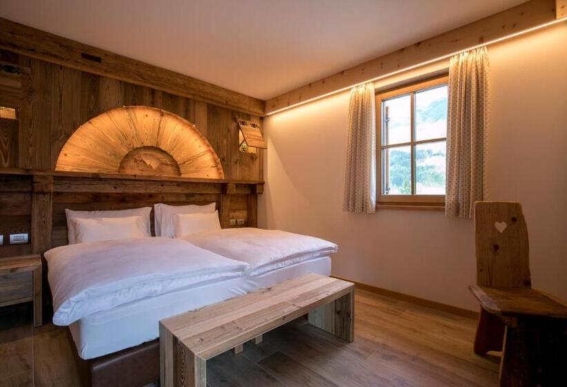 Standard Triple Room with Terrace, Agriturismo Malga Piè