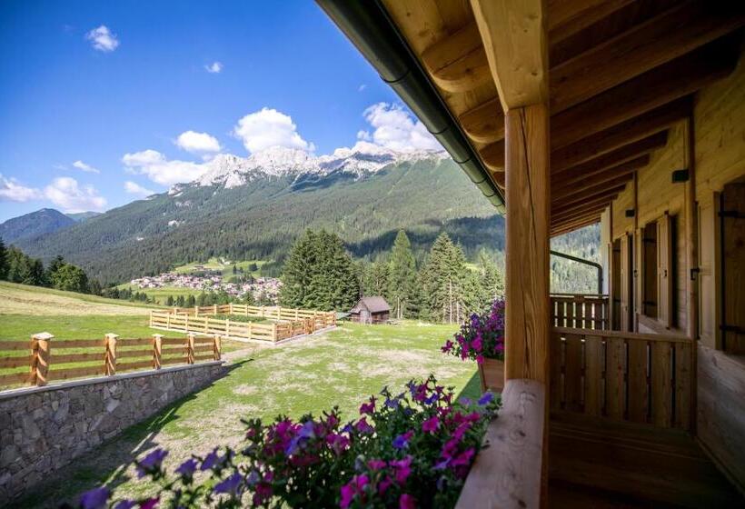 Standard Triple Room with Terrace, Agriturismo Malga Piè