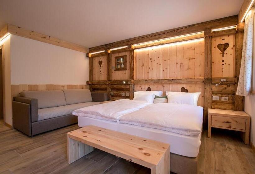 Standard Triple Room with Terrace, Agriturismo Malga Piè