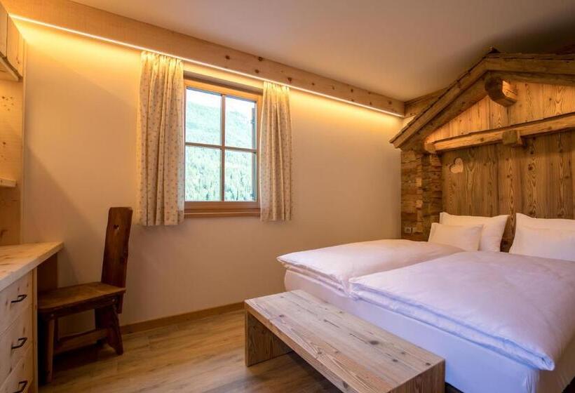 اتاق خانوادگی, Agriturismo Malga Piè
