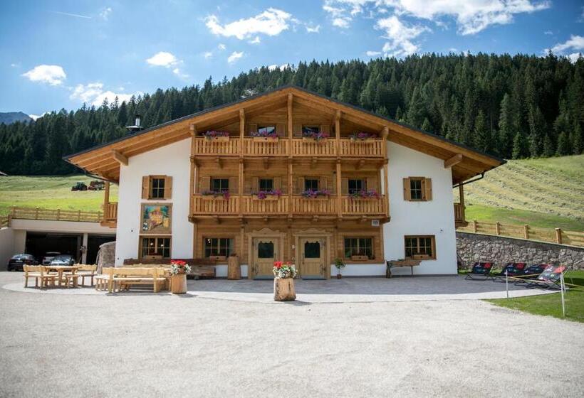 اتاق خانوادگی, Agriturismo Malga Piè