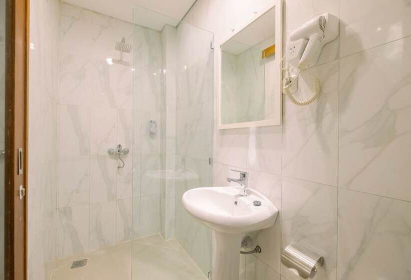 اتاق لوکس, Caroline Guest House