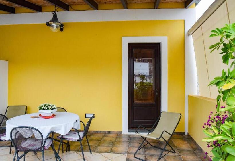 آپارتمان 1 خوابه با چشم‌انداز دریا, Residence Marina Corta