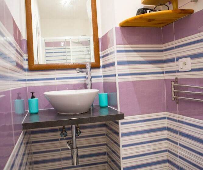 اتاق استاندارد, Lanzies Guesthouse