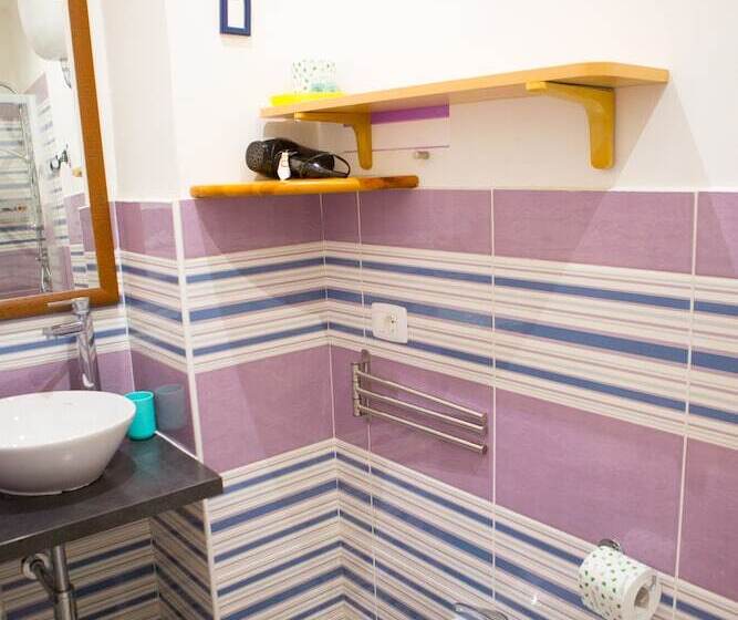 اتاق استاندارد, Lanzies Guesthouse