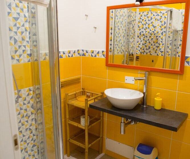اتاق استاندارد, Lanzies Guesthouse