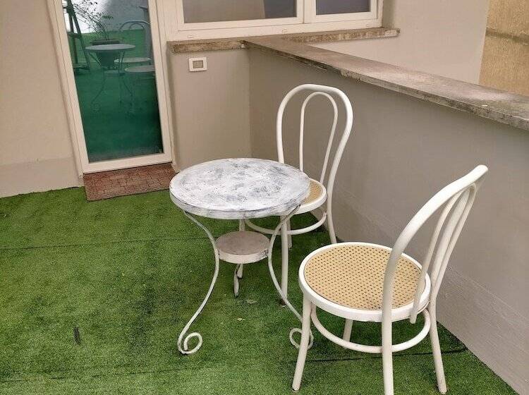 اتاق استاندارد, Lanzies Guesthouse